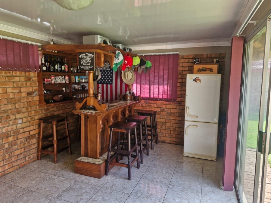 To Let 3 Bedroom Property for Rent in Flamwood North West